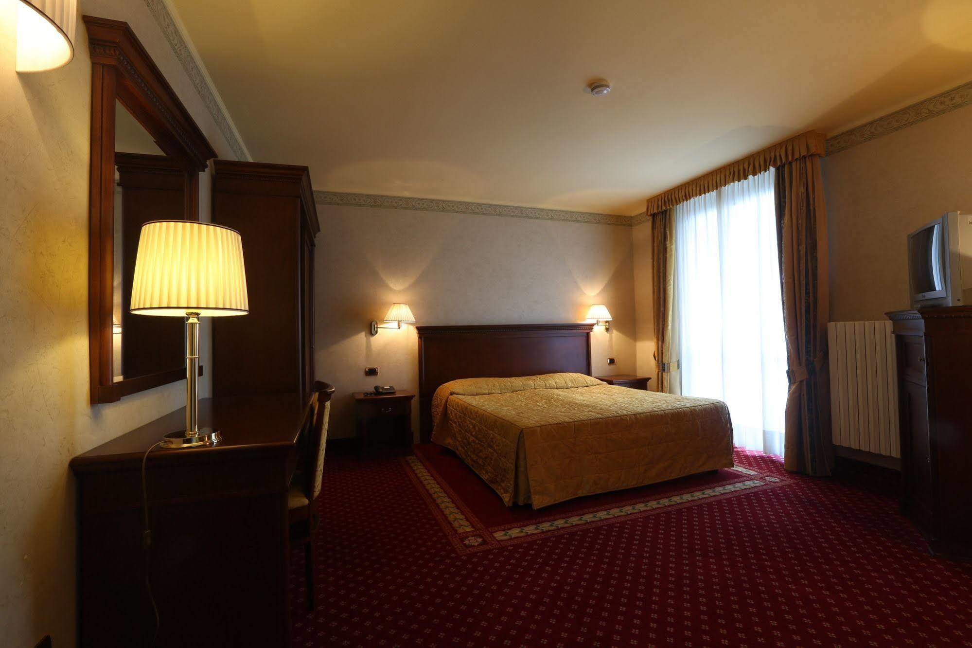 Hotel Belvedere Sestriere Luaran gambar
